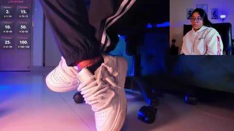 rosyejones online show from 11/25/25, 03:17