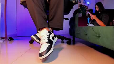 rosyejones online show from 12/04/25, 03:05