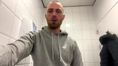 rotteei1 online show from 01/13/26, 08:41