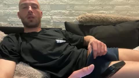 rotteei1 online show from 04/22/26, 05:14