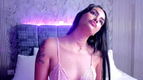 Snapshot of rouse_lia chatting on 03/04/26, 04:57 R O S E L I A online show from 03/04/26, 04:57