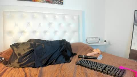 rouse_sexy_hotxx77 online show from 04/24/26, 05:15