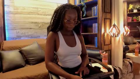 Snapshot of rouselux chatting on 02/28/26, 07:26 rouselux online show from 02/28/26, 07:26