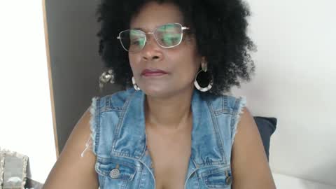 luxa online show from 02/08/25, 03:42