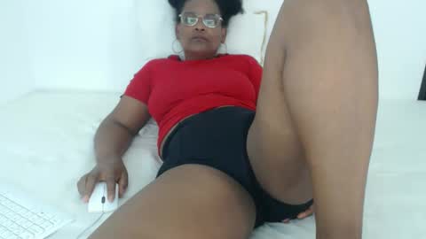 luxa online show from 10/25/25, 06:02