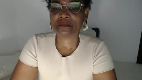 luxa online show from 11/19/25, 12:05