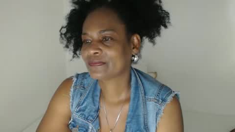 luxa online show from 02/02/26, 01:10