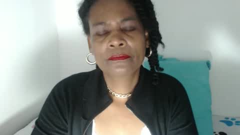 luxa online show from 04/10/26, 12:32