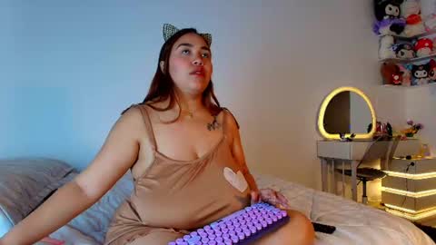 Snapshot of rousrossell_4 chatting on 07/15/26, 02:44 Call me Rous online show from 07/15/26, 02:44