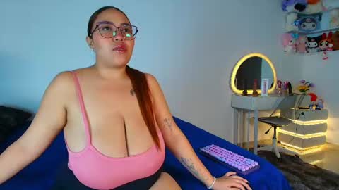 Snapshot of rousrossell_4 chatting on 07/24/26, 04:16 Call me Rous online show from 07/24/26, 04:16