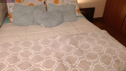 Rouss marie henao  online show from 02/11/25, 12:59