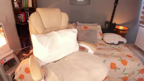 Rouss marie henao  online show from 09/19/25, 12:17