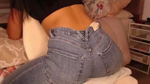 Rouss marie henao  online show from 03/26/26, 10:48