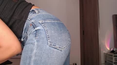 Rouss marie henao  online show from 04/10/26, 09:58