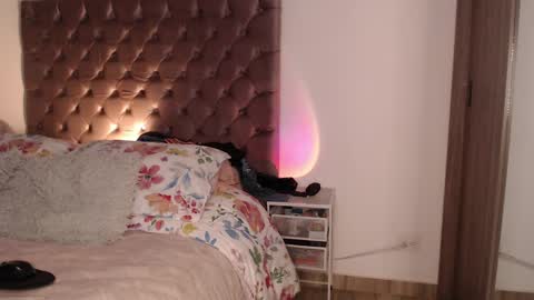 Snapshot of rouss_henao chatting on 04/24/26, 11:56 Rouss marie henao online show from 04/24/26, 11:56