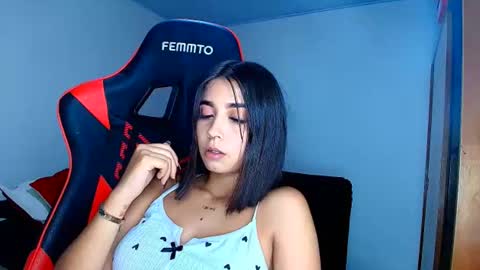 rousse_violet online show from 04/12/26, 01:10