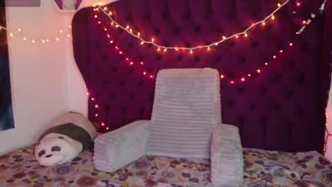 Snapshot of roussew chatting on 06/04/26, 02:28 I am lisa and excited that men masturbate for me online show from 06/04/26, 02:28