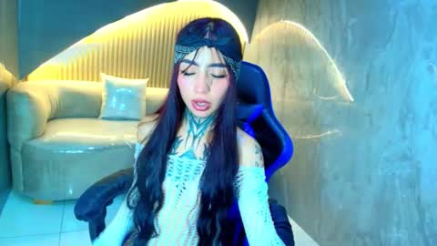 Roux  online show from 11/26/25, 08:21