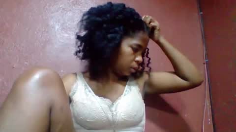 rovaelyah online show from 10/23/25, 02:44