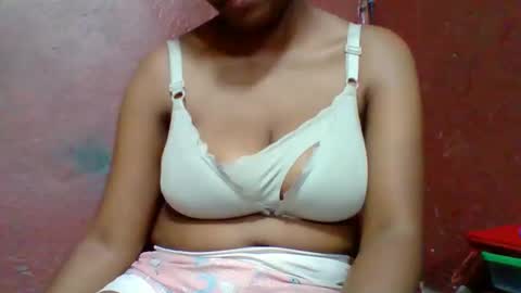 rovaelyah online show from 03/07/26, 05:48