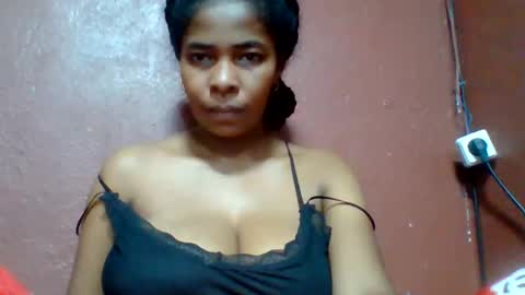 Snapshot of rovaelyah chatting on 04/25/26, 04:48 rovaelyah online show from 04/25/26, 04:48