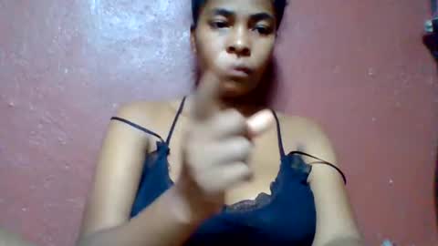 Snapshot of rovaelyah chatting on 05/24/26, 04:01 rovaelyah online show from 05/24/26, 04:01