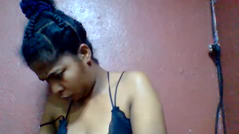 Snapshot of rovaelyah chatting on 05/25/26, 07:03 rovaelyah online show from 05/25/26, 07:03