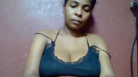 Snapshot of rovaelyah chatting on 05/25/26, 07:09 rovaelyah online show from 05/25/26, 07:09