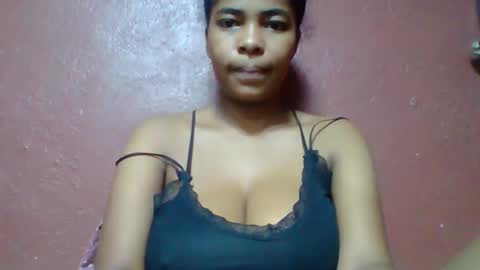 Snapshot of rovaelyah chatting on 05/28/26, 02:20 rovaelyah online show from 05/28/26, 02:20