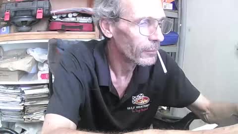 Snapshot of rover_ chatting on 02/13/25, 01:19 rover_ online show from 02/13/25, 01:19