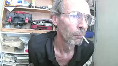 Snapshot of rover_ chatting on 02/14/25, 02:18 rover_ online show from 02/14/25, 02:18