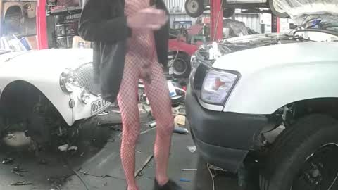 Snapshot of rover_ chatting on 09/20/25, 02:34 rover_ online show from 09/20/25, 02:34