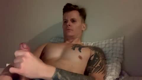 Snapshot of roverone89 chatting on 02/28/26, 09:32 roverone89 online show from 02/28/26, 09:32