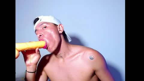 rowanboy23 online show from 06/01/26, 10:44