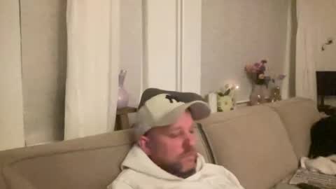 rowannp1 online show from 04/24/26, 10:01