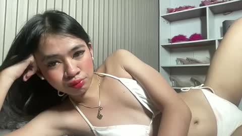 Snapshot of roweena_rodrigo69x chatting on 05/12/26, 03:31 roweena online show from 05/12/26, 03:31