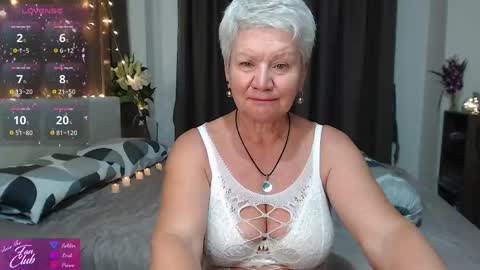 Snapshot of roxana_brooks chatting on 04/25/26, 02:14 Roxana online show from 04/25/26, 02:14