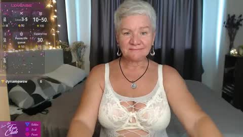 Snapshot of roxana_brooks chatting on 05/12/26, 02:52 Roxana online show from 05/12/26, 02:52