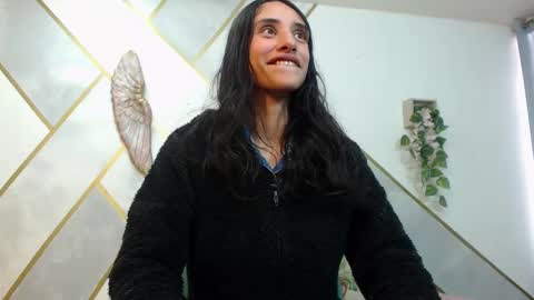   online show from 11/11/25, 07:47