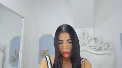 roxana_scott1 online show from 09/19/25, 03:41