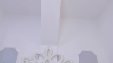 roxana_scott1 online show from 04/24/26, 03:42