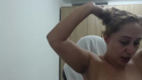 Roxana online show from 09/23/25, 02:25