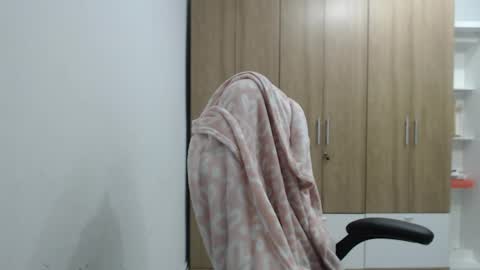 Roxana online show from 04/19/26, 01:27