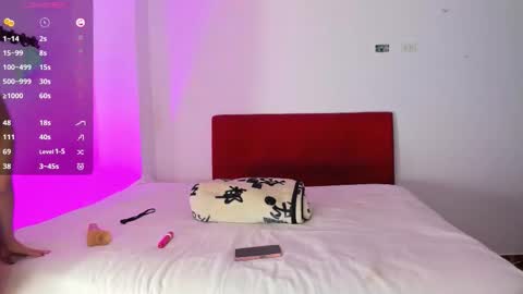 Roxane Diaz online show from 11/16/25, 01:17