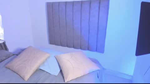 Roxane online show from 11/21/25, 08:13