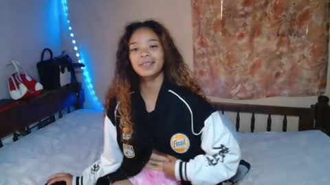 roxanne_98 online show from 02/02/25, 05:21