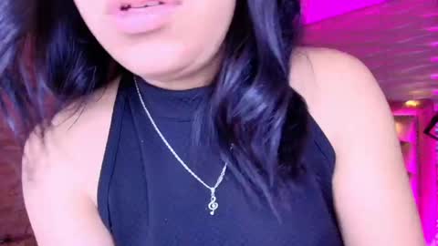 roxanne_han online show from 10/06/25, 11:29