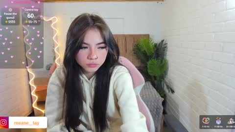 Snapshot of roxanne_tay chatting on 12/30/24, 07:53 roxanne_tay online show from 12/30/24, 07:53