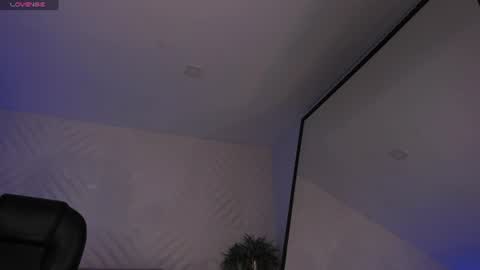 Roxanne Hill  online show from 07/30/26, 11:09