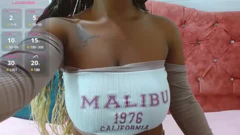 Snapshot of roxannelips chatting on 01/23/25, 03:16 roxannelips online show from 01/23/25, 03:16